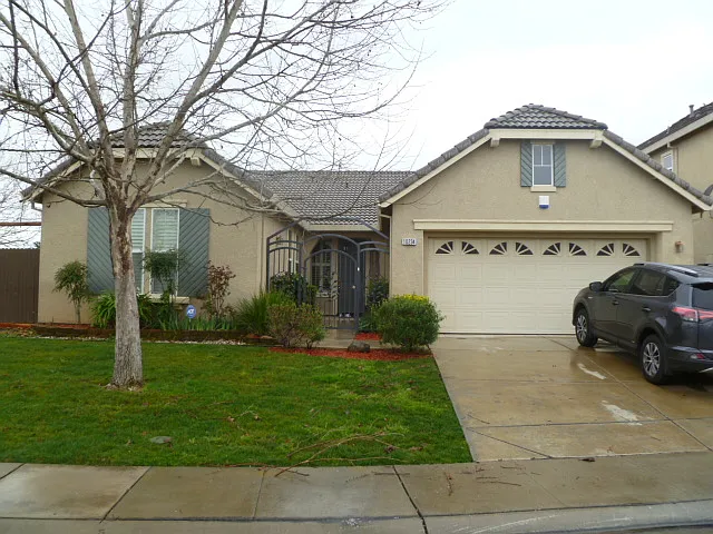 3 bed, 2013 sqft, $2,850 — Photo 1
