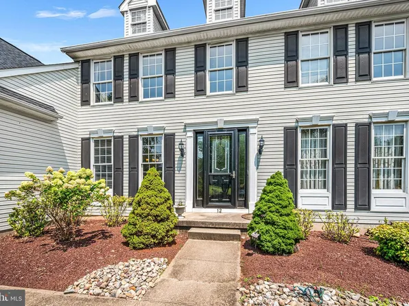 12 Brookshire Dr, Robbinsville, NJ 08691