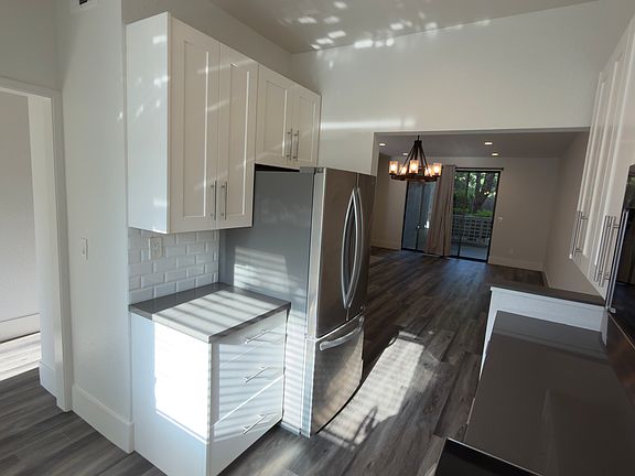 4th image of 2588 Oak Rd APT 140