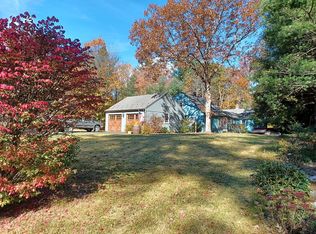 12 Fawnbrook Ln, Simsbury, CT 06070