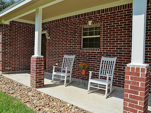 3rd image of 40303 Glynwood Dr