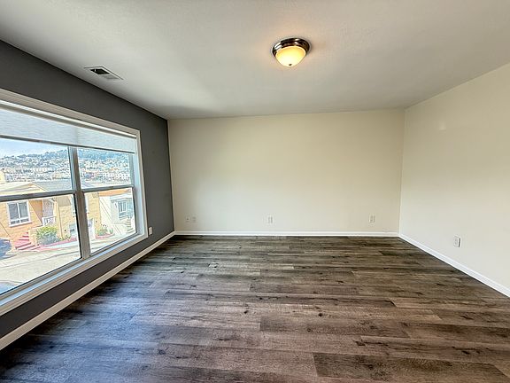 5th image of 55 Stoneybrook Ave