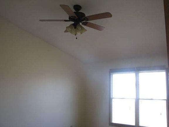 4th image of 1094 Benhower Dr