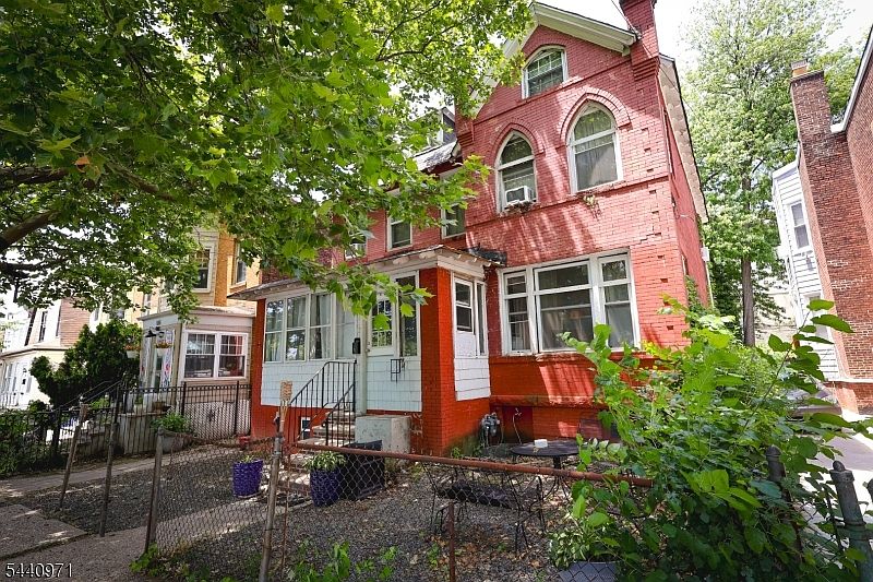 1st image of 161 Milford Ave