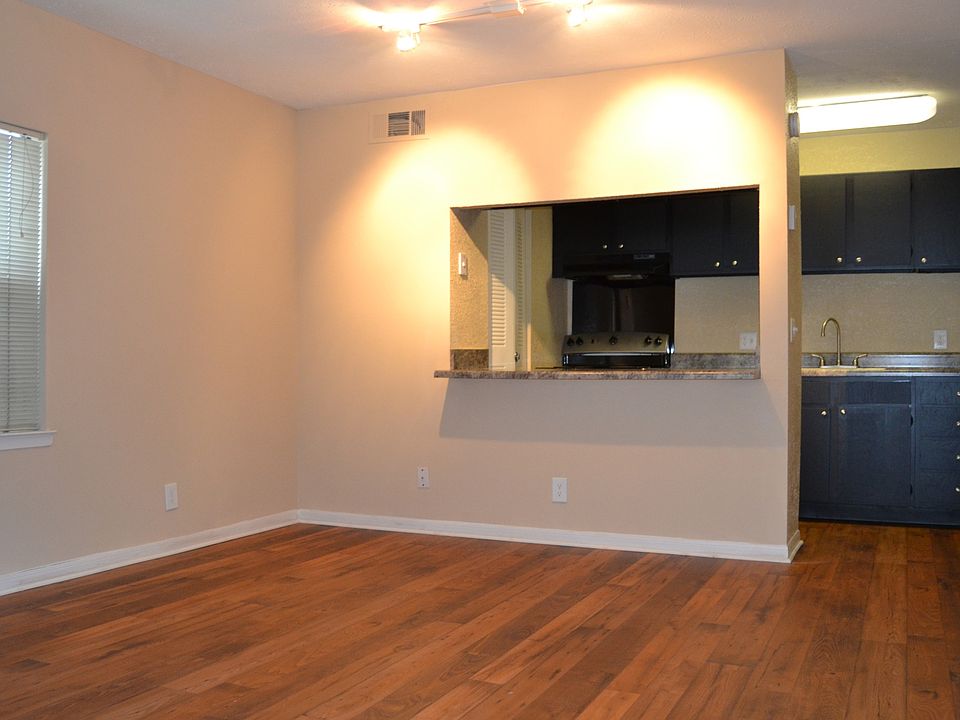 1st image of 311 Club Pkwy