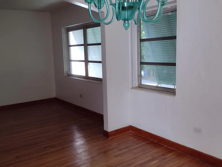 42 Almeria Ave — Photo 1