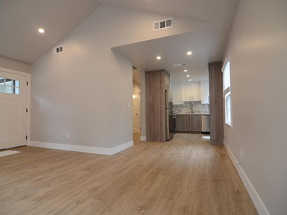 2nd image of 1109 Pine St