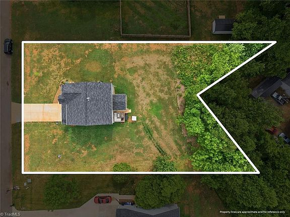 3rd image of 5345 Salem Woods Dr