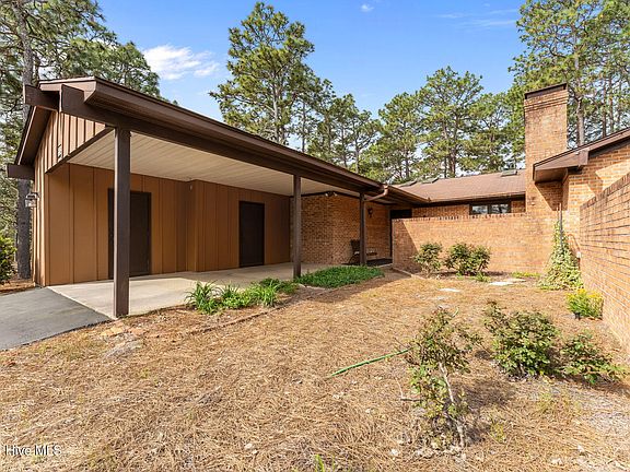 4th image of 534 Sandalwood Drive
