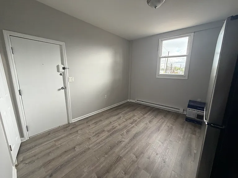 219 Hillside Ave #8 — Photo 4