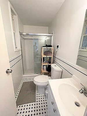 5th image of 654 Manhattan Ave APT 2R