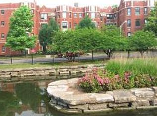 468 W Winneconna Pkwy APT 1, Chicago, IL 60620