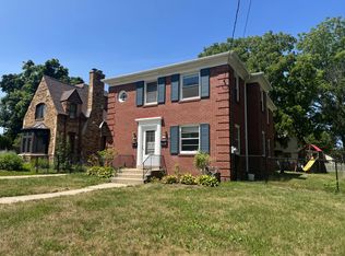 7352 Harwood Ave, Wauwatosa, WI 53213
