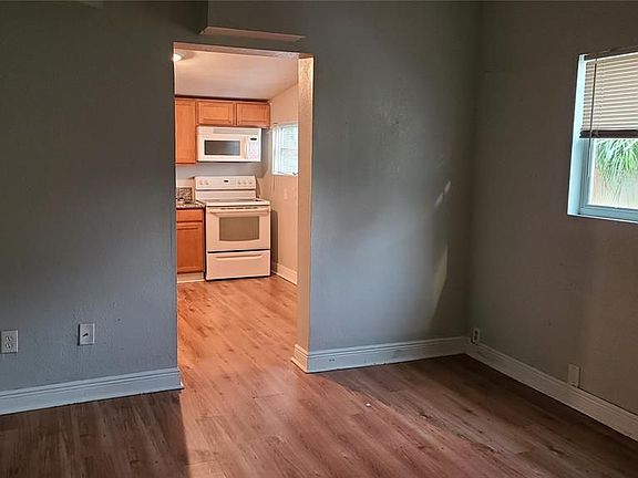 5th image of 109 E Gladys St #B