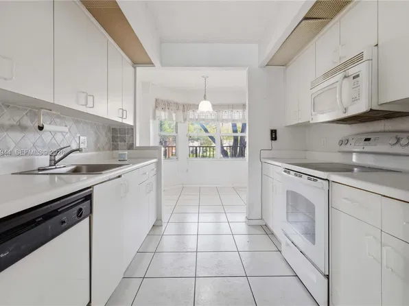 701 SW 141st Ave APT 203R, Hollywood, FL 33027