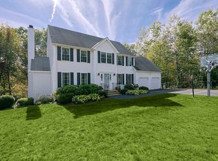 29 Harmony Trl, Hopedale, MA 01747