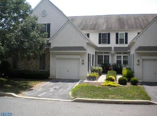 402 Whispering Brooke Dr, Newtown Square, PA 19073