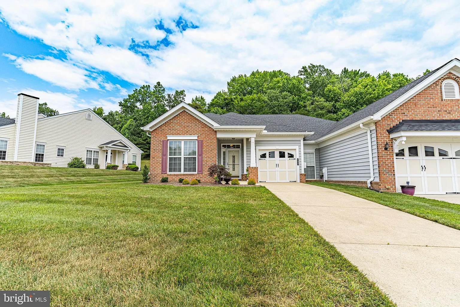 247 Williamsburg Cir photo 1
