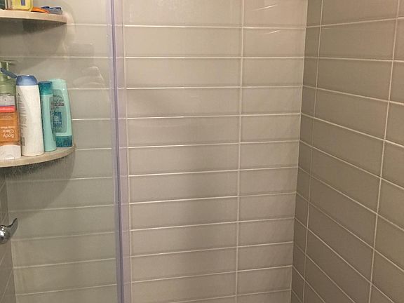 5th image of 1340 Lombard St #1F