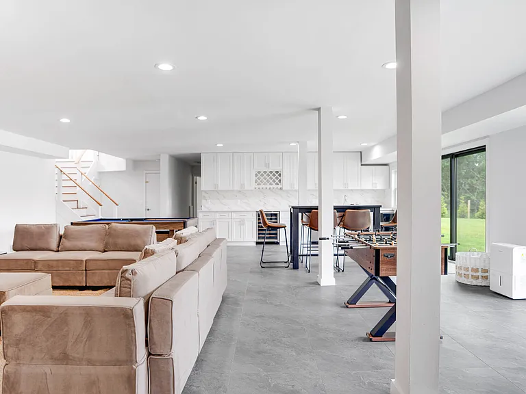 51 Blackwatch Ct — Photo 40