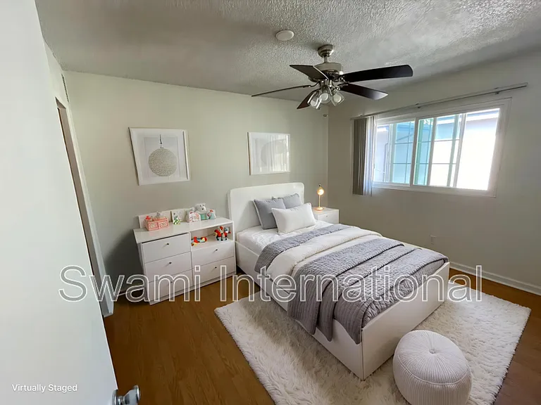1535 W 102nd St #6 — Photo 21