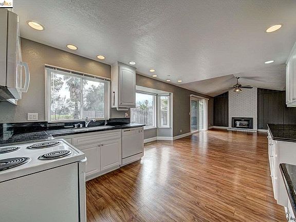 4th image of 585 Discovery Bay Blvd