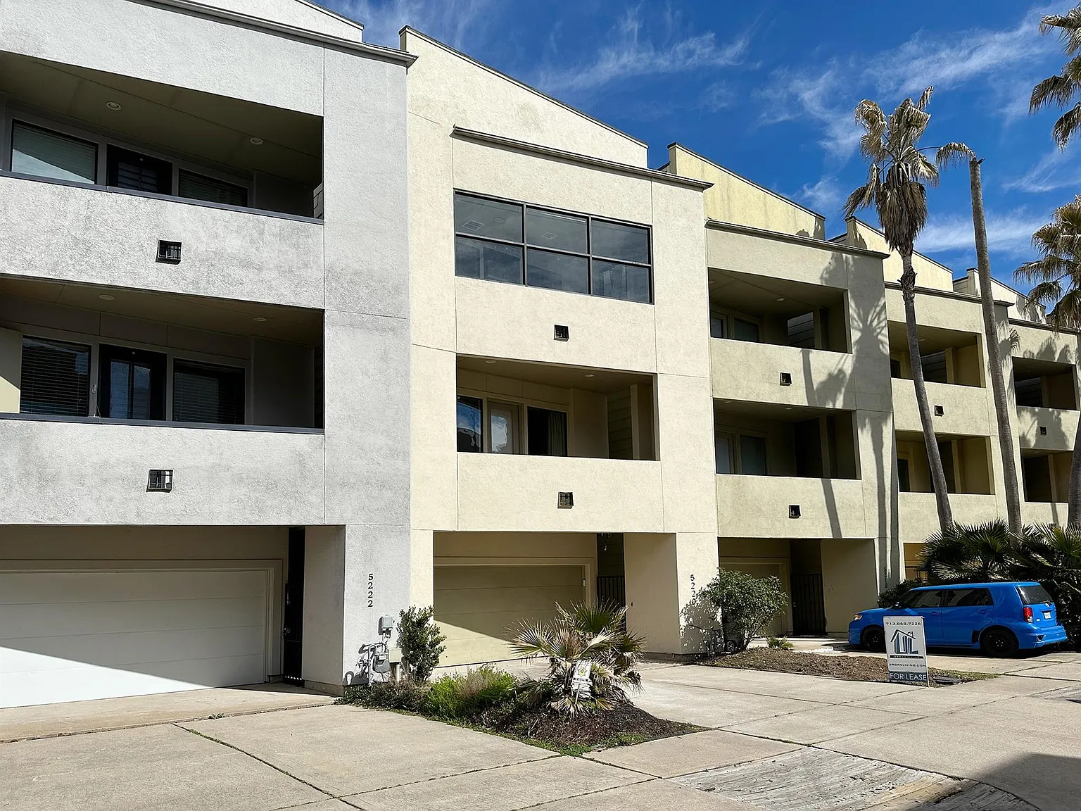 3 bed, 3.5 bath, 2481 sqft, $3,350 — Photo 4
