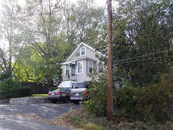 2nd image of 14 Vivien St