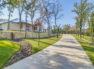 400 Oak Bluff Dr, Crossroads, TX 76227