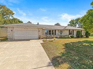 52000 Ray Dr, Granger, IN