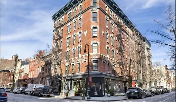 Rented by Compass | media 25