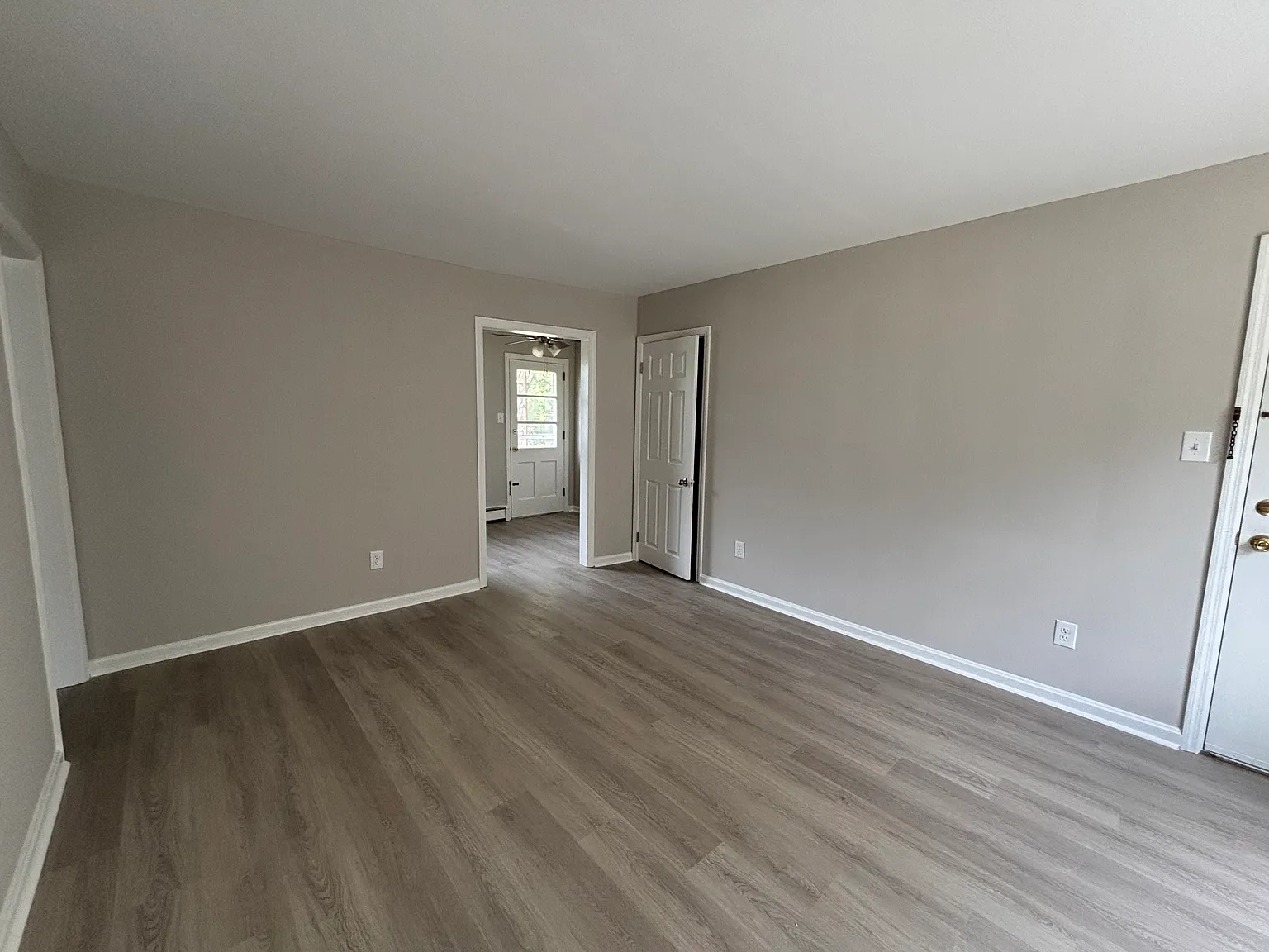 1 bed, 650 sqft, $1,350 — Photo 4