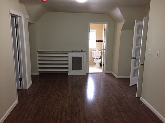 4th image of 169-10 140 Ave