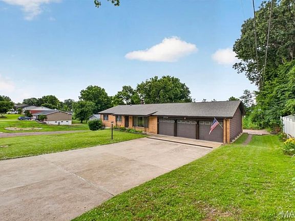 4th image of 2704 Lido Ln