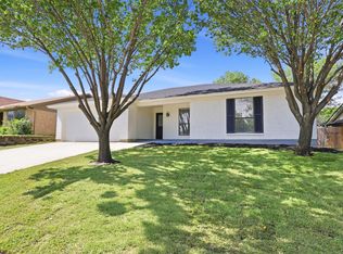 6461 Westridge Dr, Watauga, TX 76148