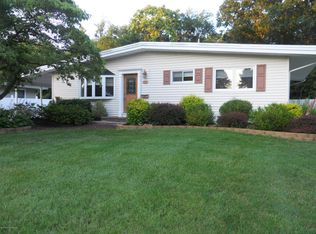 240 Parkview Ter, Lincroft, NJ 07738