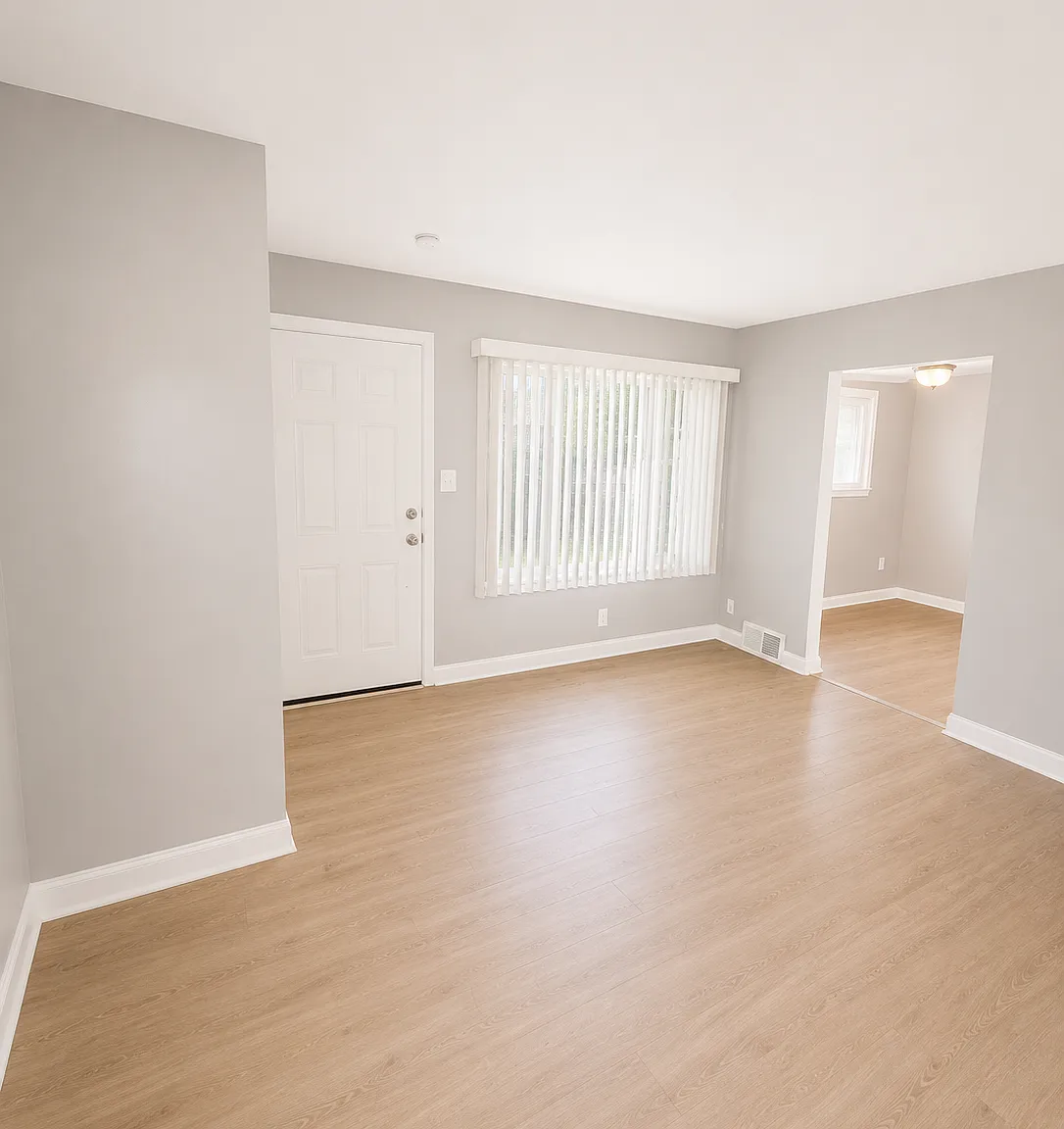 3 bed, 873 sqft, $1,300 — Photo 3
