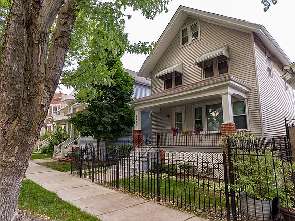 3rd image of 4437 N Albany Ave