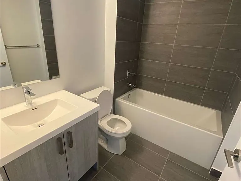 77 Mutual St #2201 — Photo 6