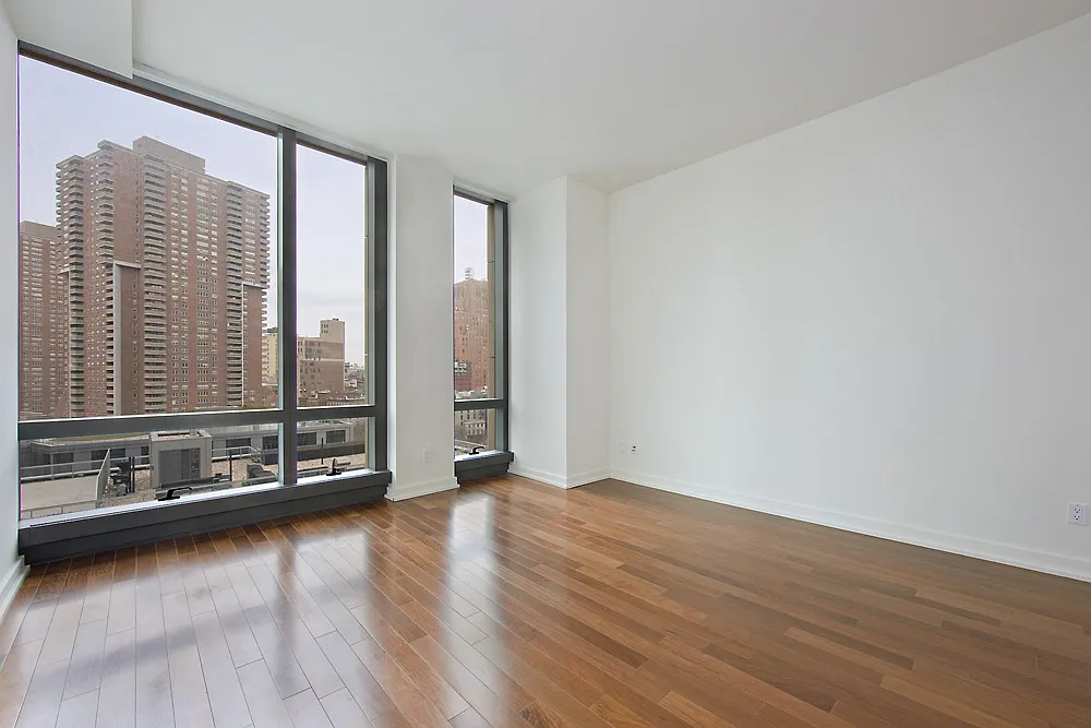 101 Warren Street — Photo 1