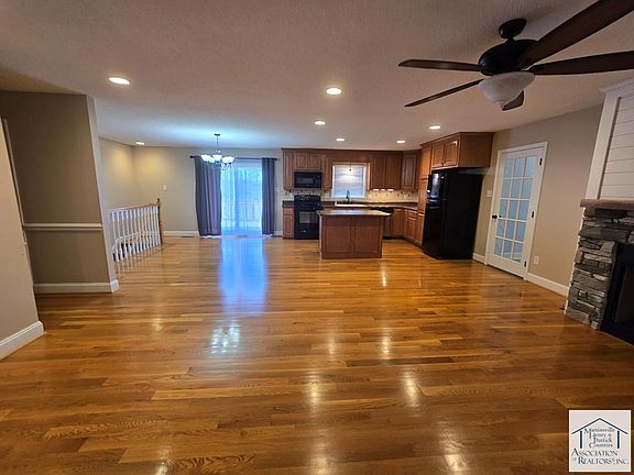 5th image of 280 Alcott Dr