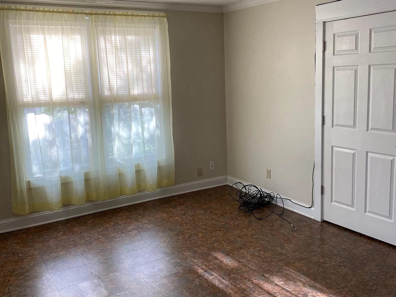 35 Hillcrest Dr — Photo 2