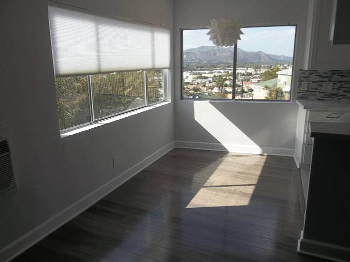 1st image of 3125 Carlyle St APT 10