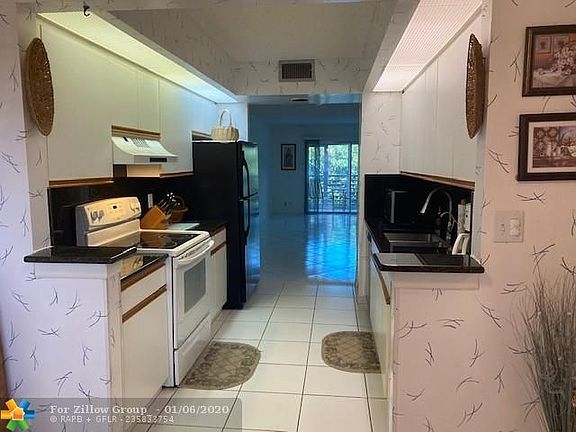4th image of 1603 Abaco Dr APT E3