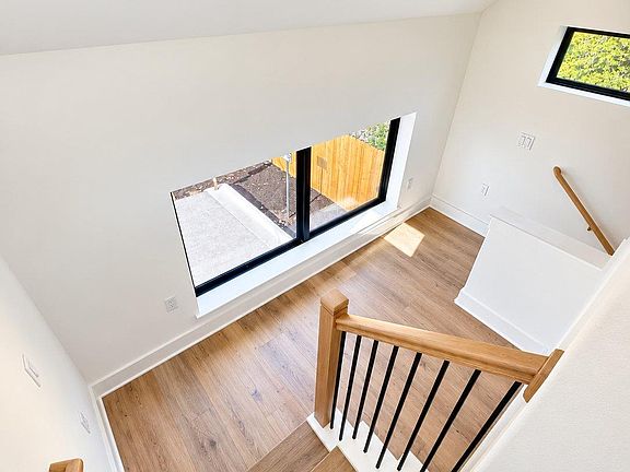 5th image of 605 E 55th St #4