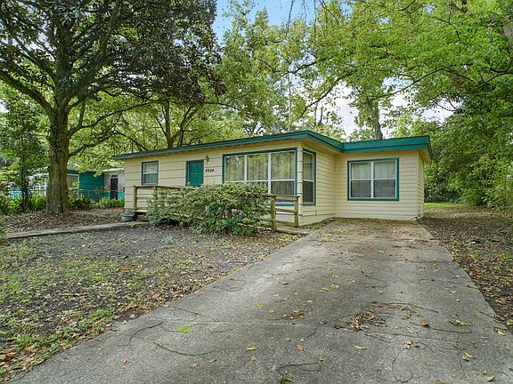 3rd image of 4654 Suffolk Ave