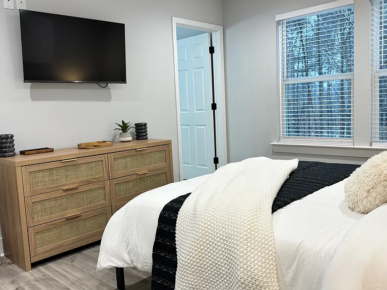 2393 Highpoint Rd — Photo 36
