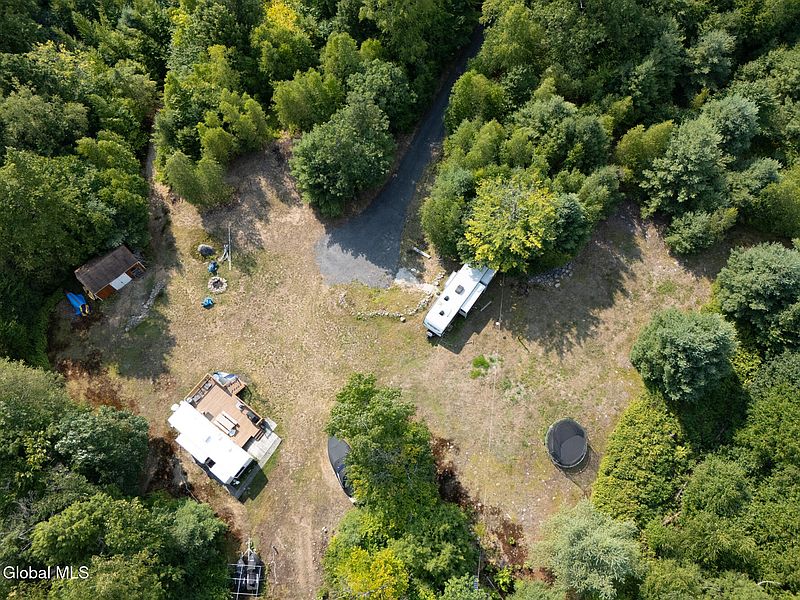 3rd image of 144 Thomas Road