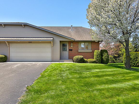 3rd image of 247 Interlaken Ct