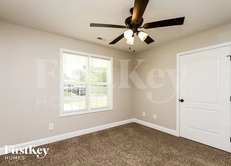 96 Peachtree Ave NW — Photo 11